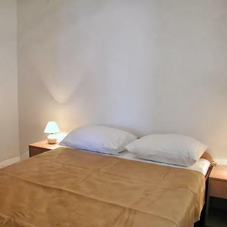 Njofra.4 *